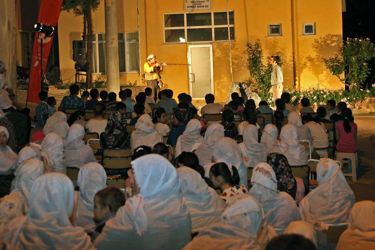 Şehir Tiyatroları Alpagut\'ta