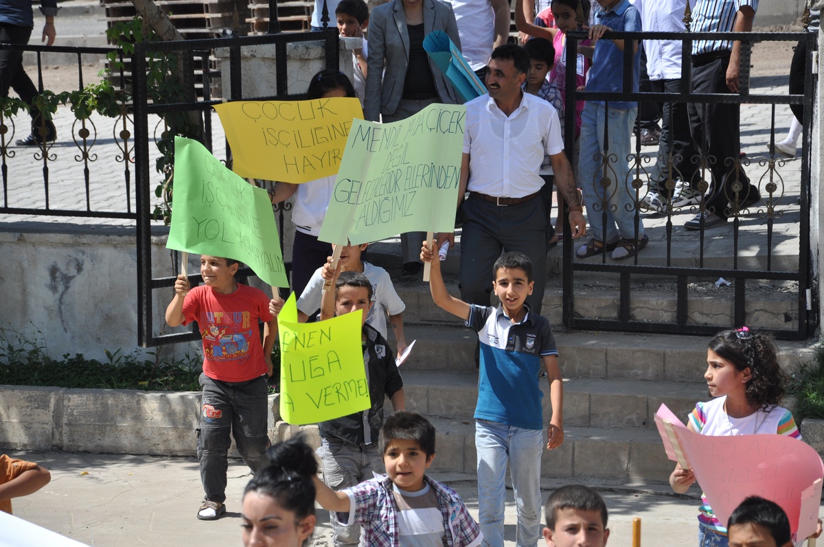 Şırnak\'ta \'Çocuk İşçiliğine Hayır\' Yürüyüşü