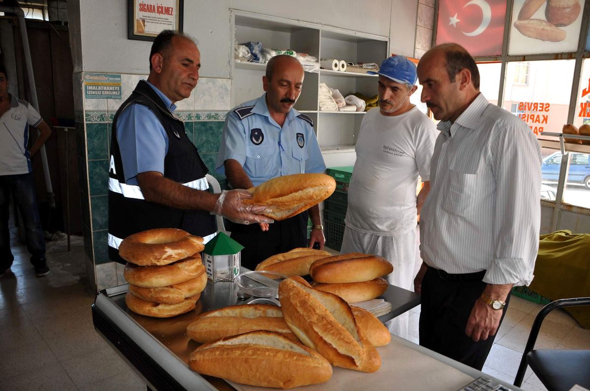 Suşehri'nde Ekmek Gramajları Denetlendi