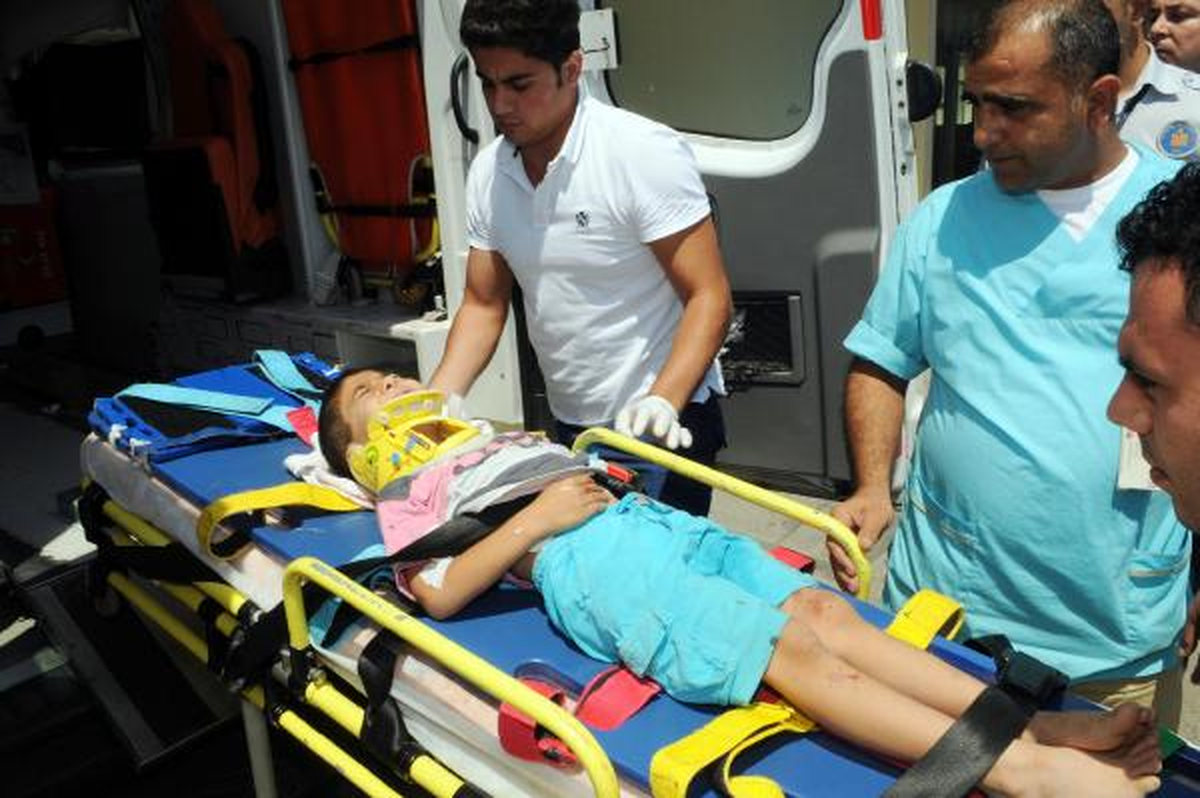 Üçüncü Kattan Düşen Çocuk Yaralandı