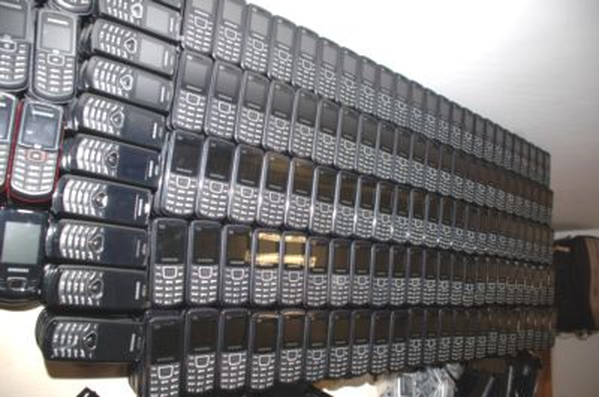 117 Gümrük Kaçağı Cep Telefonu Ele Geçirildi