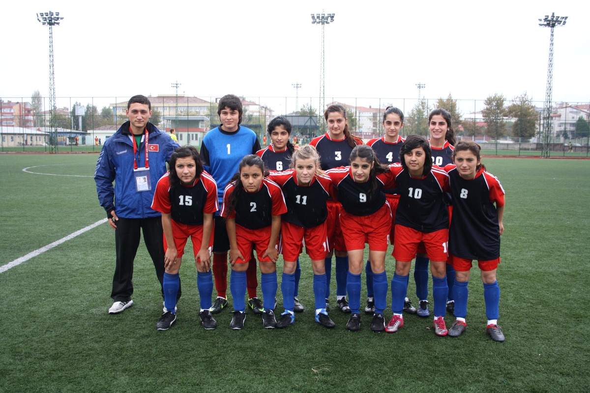 Yalova\'nın Dişi Messi\'leri Zorlu Gruba Düştü