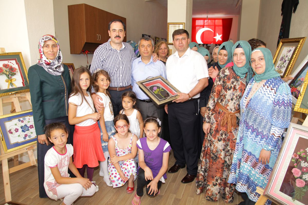Yeniköy\'de Yıl Sonu Sergisi Açıldı