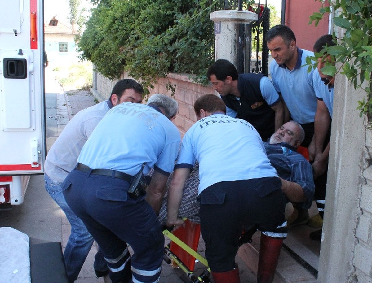 200 Kiloluk Hasta, İtfaiye Ekiplerinin Yardımıyla Hastaneye Kaldırıldı