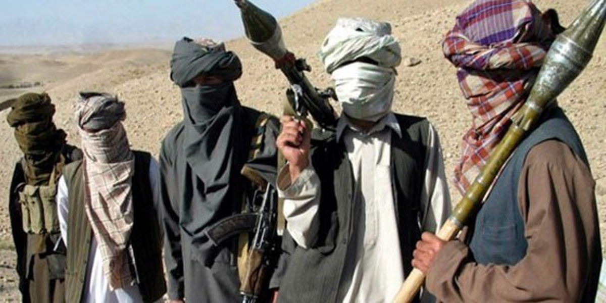 Afganistan\'da Polis Kılığına Giren Taliban Militanı Polis Noktasına Saldırdı: 6 Ölü