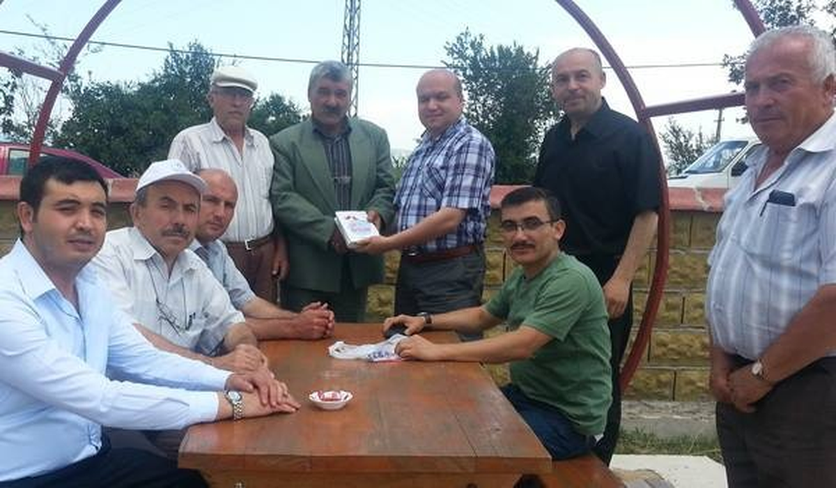 AK Parti\'den Düğün Hediyesi \'Kitap\'