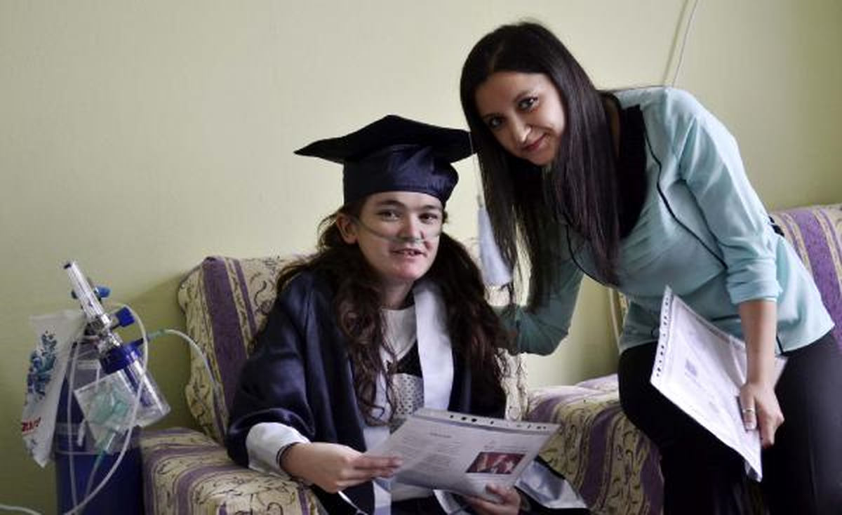 Akciğer Hastası Öğrenciye Karnesi Evinde Verildi