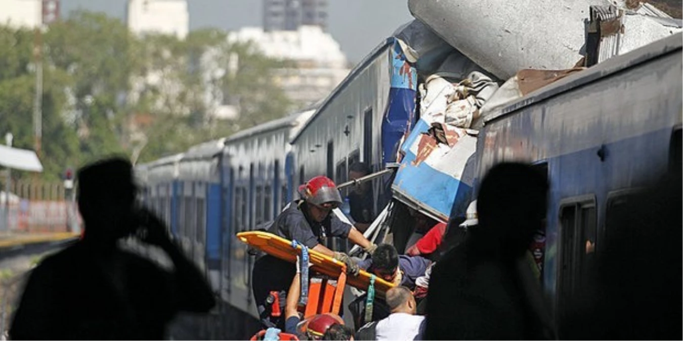 Arjantin\'deki Tren Kazası