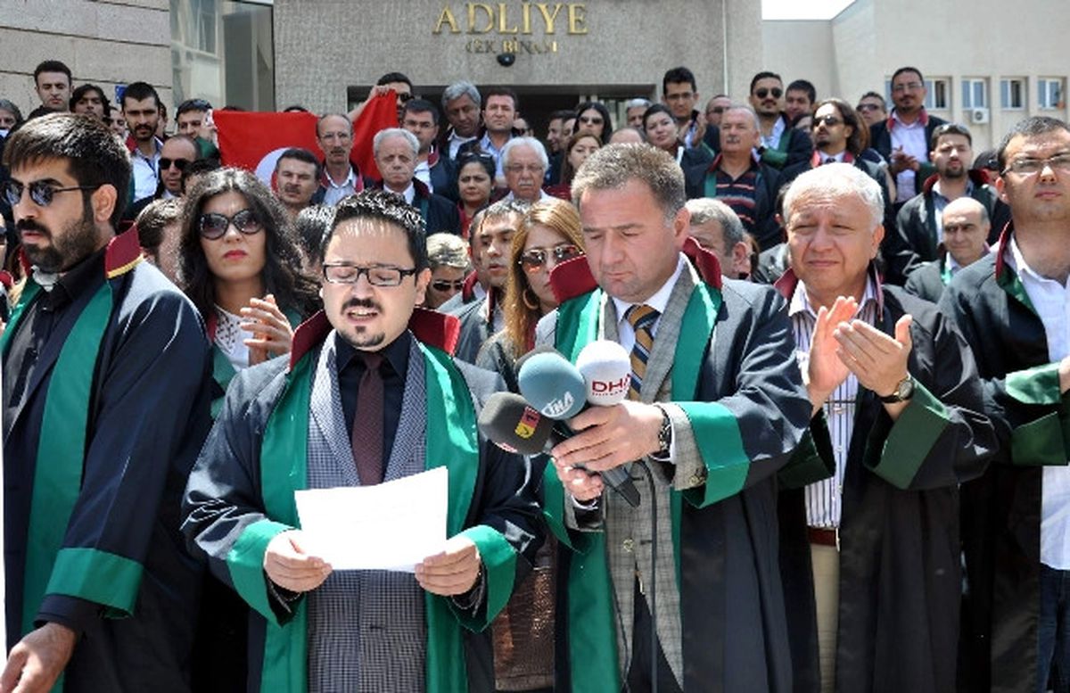 Avukatlar, Çağlayan\'da Yaşananları Protesto Etti