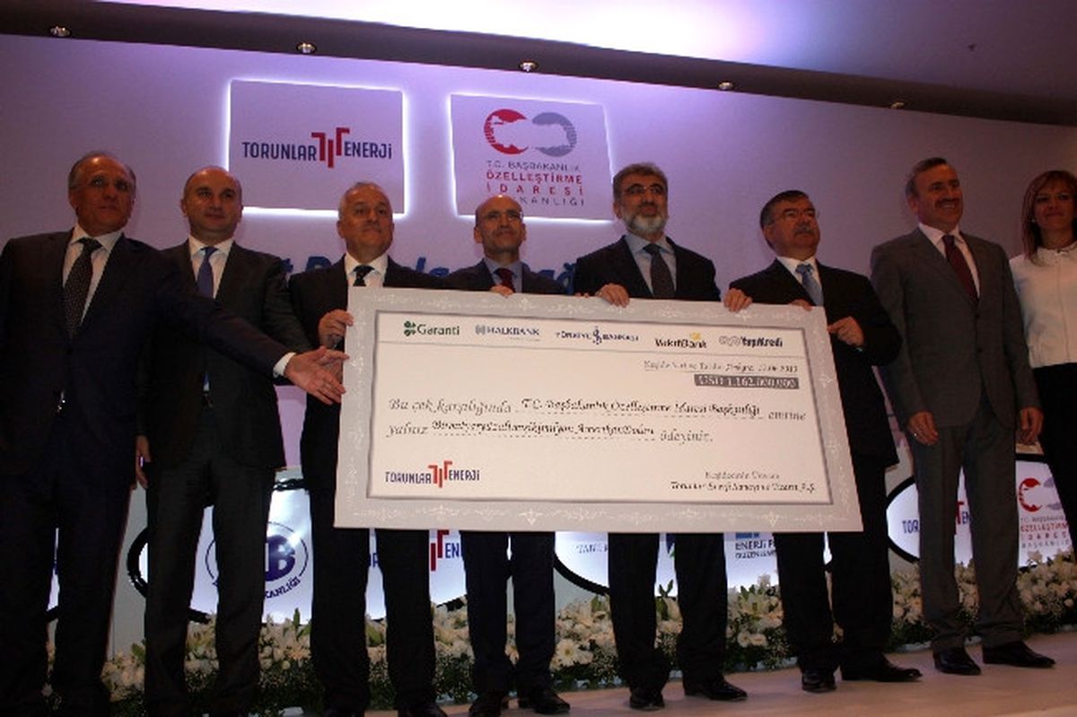 Bakan Yıldız\'dan İlçelere Elektrik Müjdesi