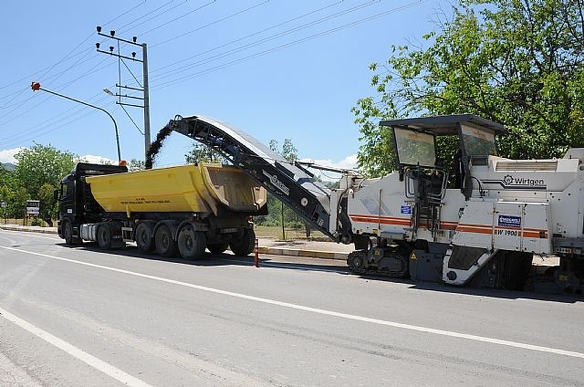 Başiskele\'de Cadde ve Sokaklar Asfaltlanıyor