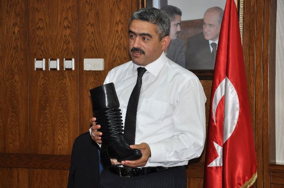 Başkan Alıcık\'a Efe Çizmesi