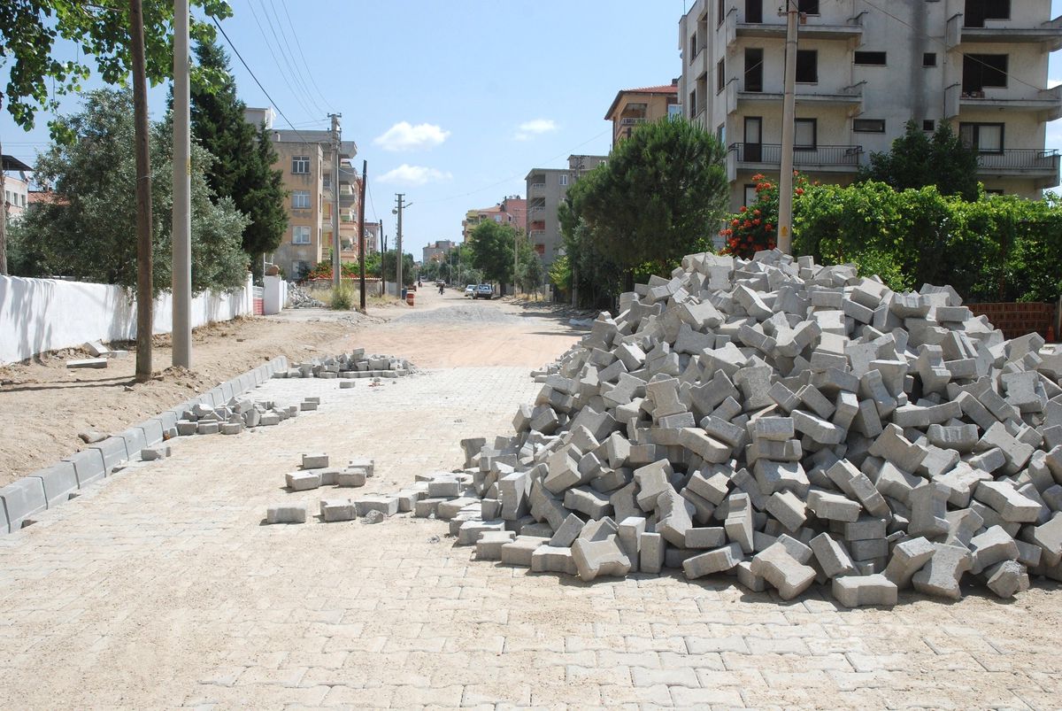 Cadde Esnafı Sabırsızlanıyor