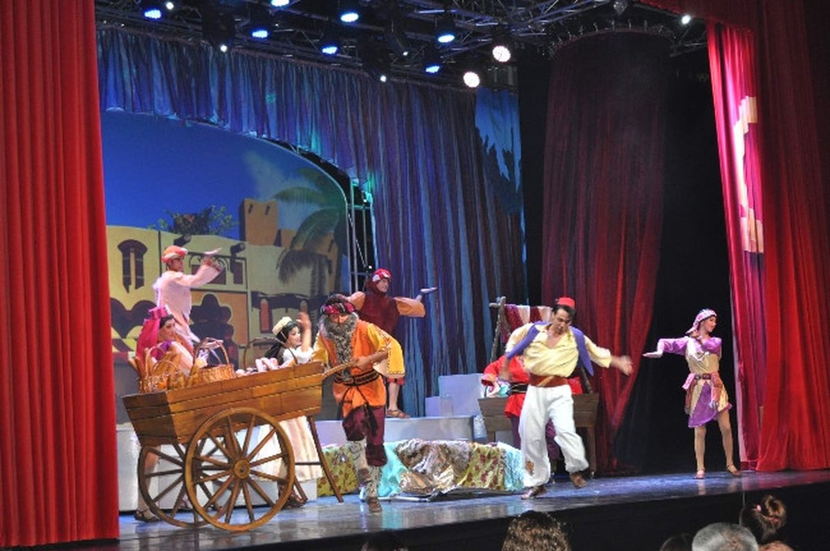 Deepo Outlet Disney Kahramanlarını Çocuklarla Buluşturdu