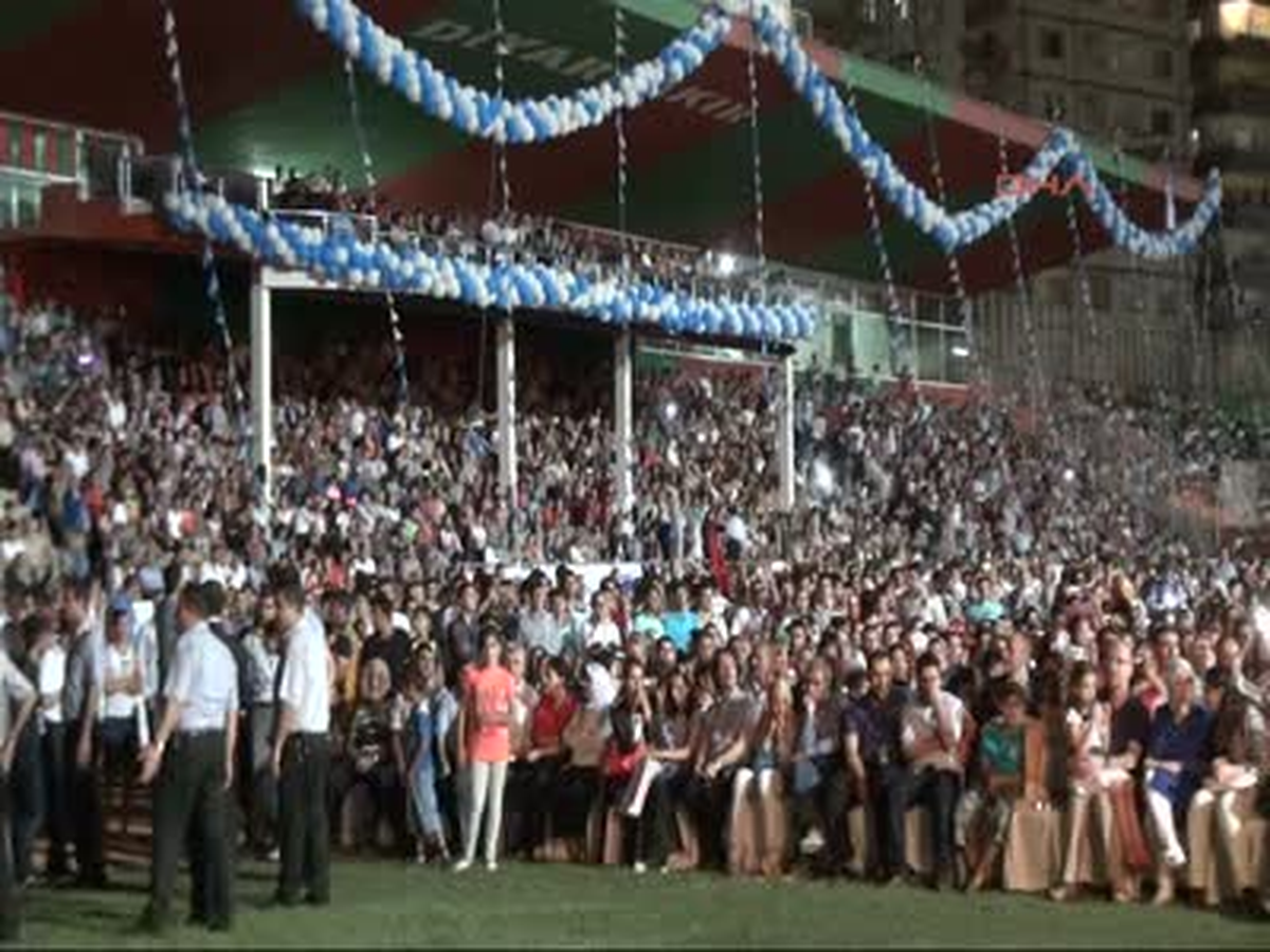 Diyarbakır Dünya Çocukları, Diyarbakır\'da Türkçe ve Kürtçe Şarkı Söyledi Dünya Çocukları,...