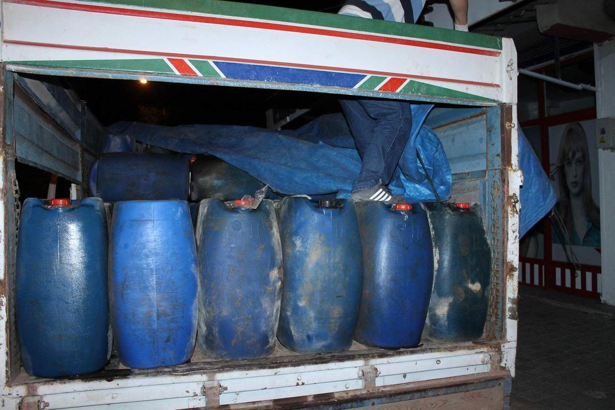 Elazığ'da 25 Bin Litre Kaçak Mazot Ele Geçirdi
