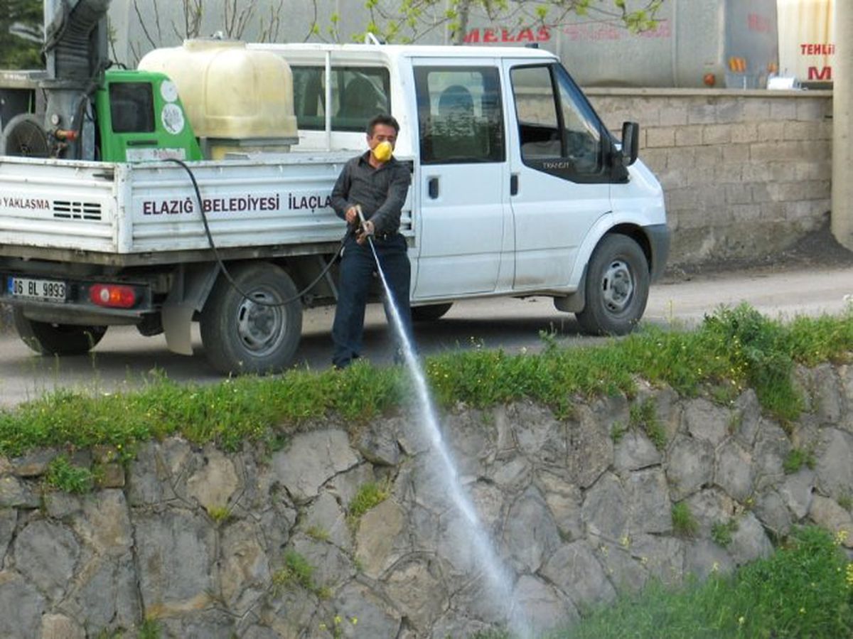 Elazığ'da Haşerelere Karşı İlaçlama Çalışmaları