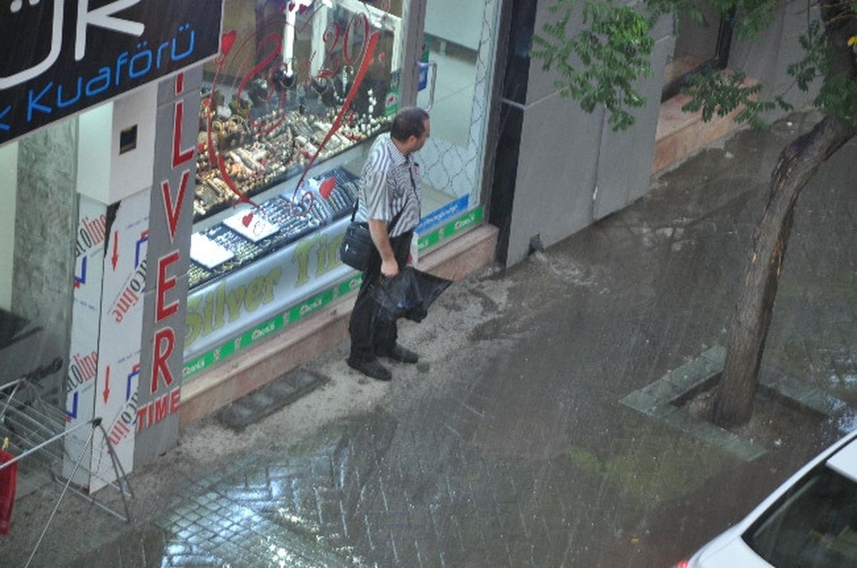 Eskişehir\'de Ani Yağış
