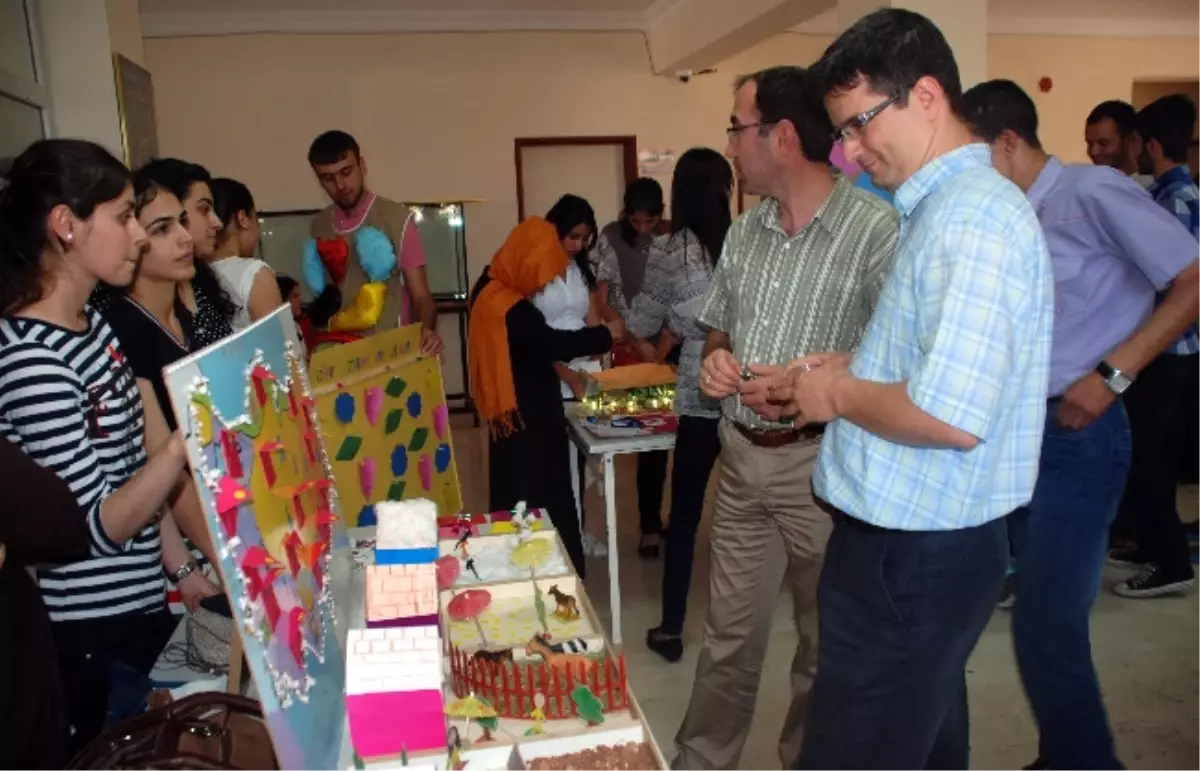 Gaün Nizip Eğitim Fakültesi Öğrencilerinden Yılsonu Sergisi