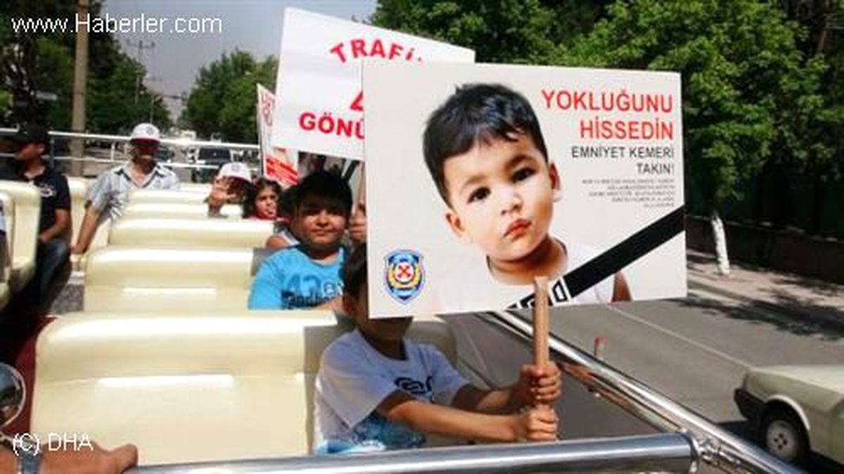 Çocuklar Sürücüleri Trafikte Sessizliğe Davet Etti