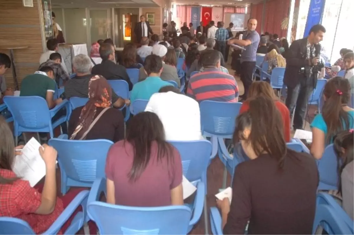 Hakkari\'de "Yüz Güler Yüz" Projesi\'ne Katılan Öğrencilere Kahvaltı