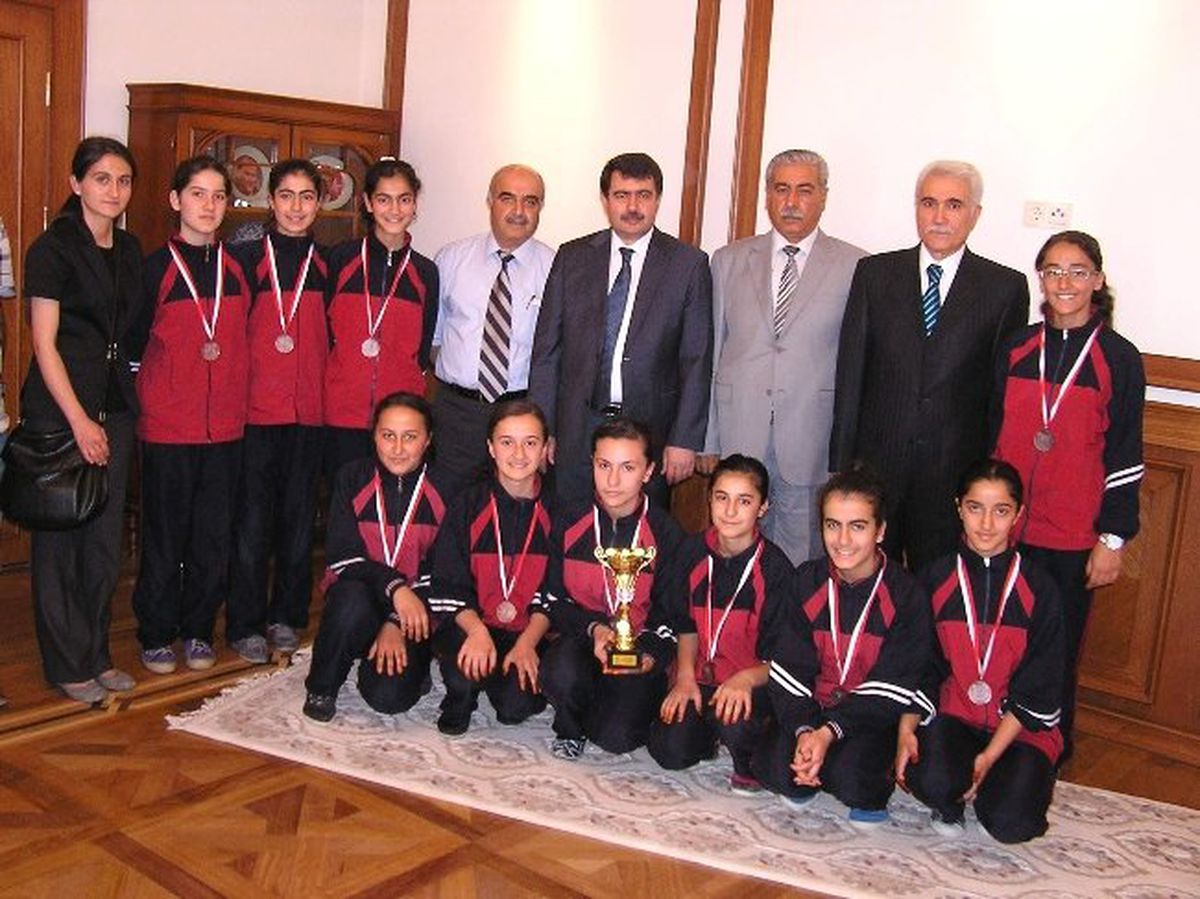 Halk Oyunlarında Başarıya Ödül