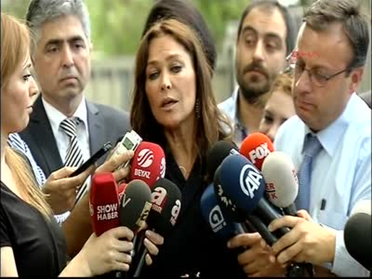 Hülya Avşar.İşin Duygusal Tarafındayım Siyasetten Anlamıyorum3 Hülya Avşar.