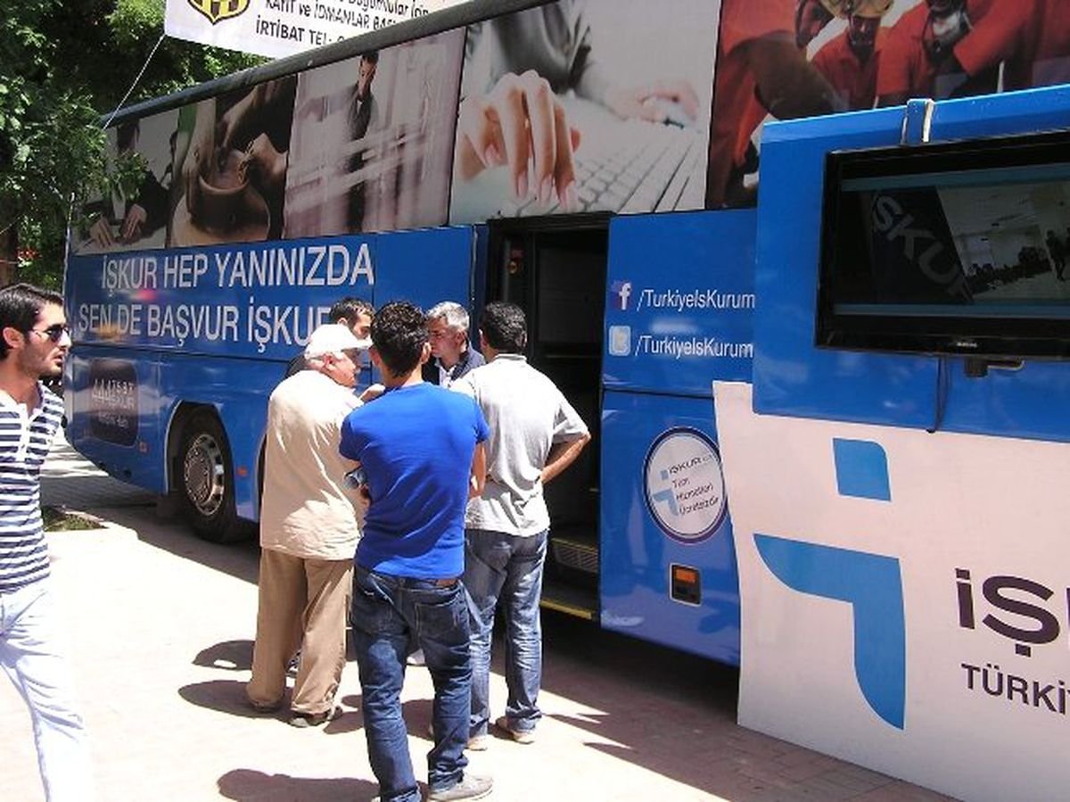 İşkur Kampanya Otobüsü Malatya\'da Tanıtım Yaptı