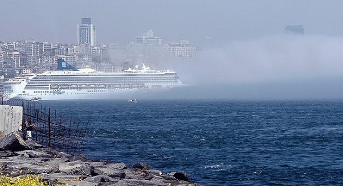 İstanbul\'da Deniz Ulaşımına Sis Engeli