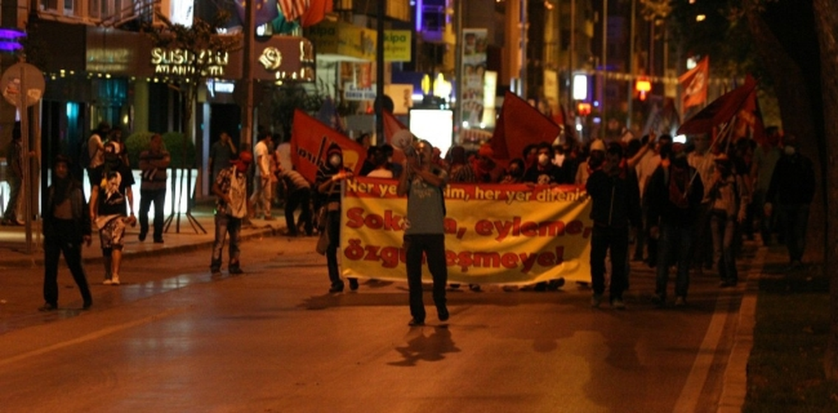 İzmir'de Gezi Protestosu