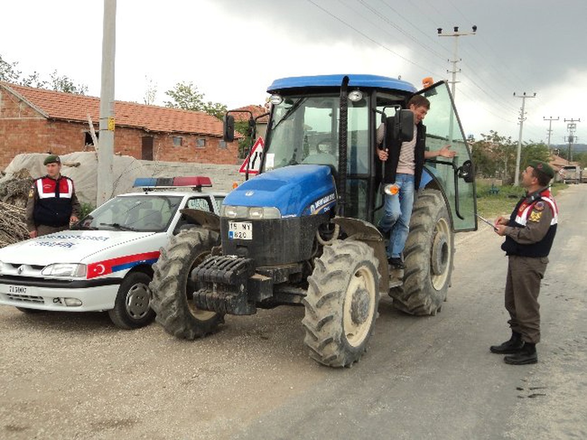 Jandarma Trafik Timlerinden Uygulamalı Uyarı
