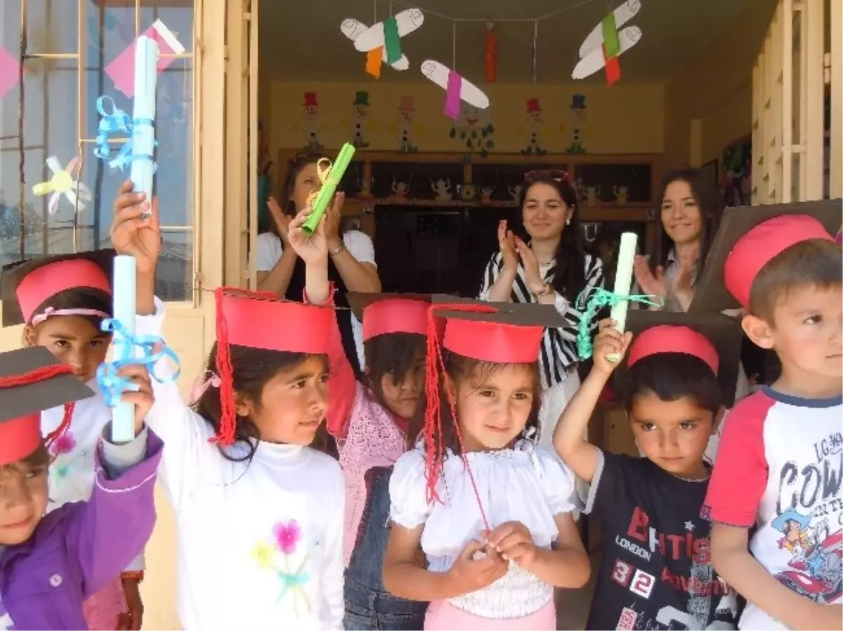 Karaçoban'da Mezuniyet Coşkusu