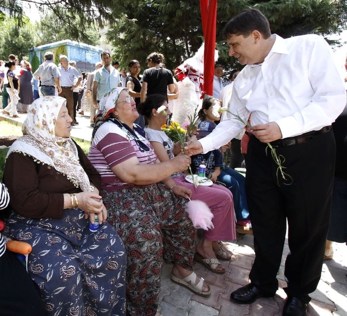 Konak\'ta Sosyal Yardımda Altın Dönem