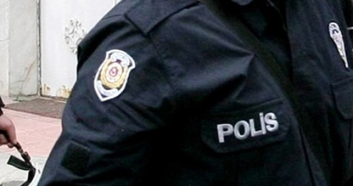 Osmaniye\'de Polis Kıyafetli Kişi Gözaltına Alındı