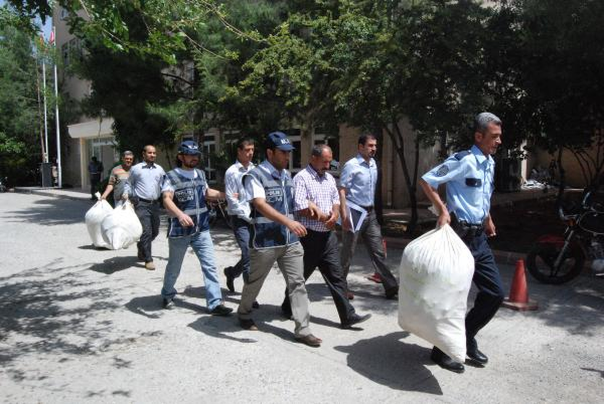Otomobilden 45 Kilo Esrar Çıktı