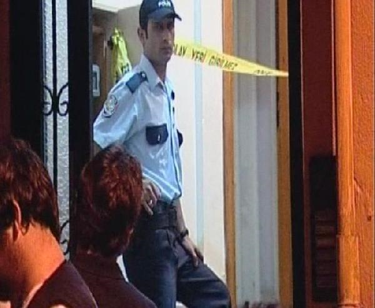 Üsküdar\'da Polis İntiharı