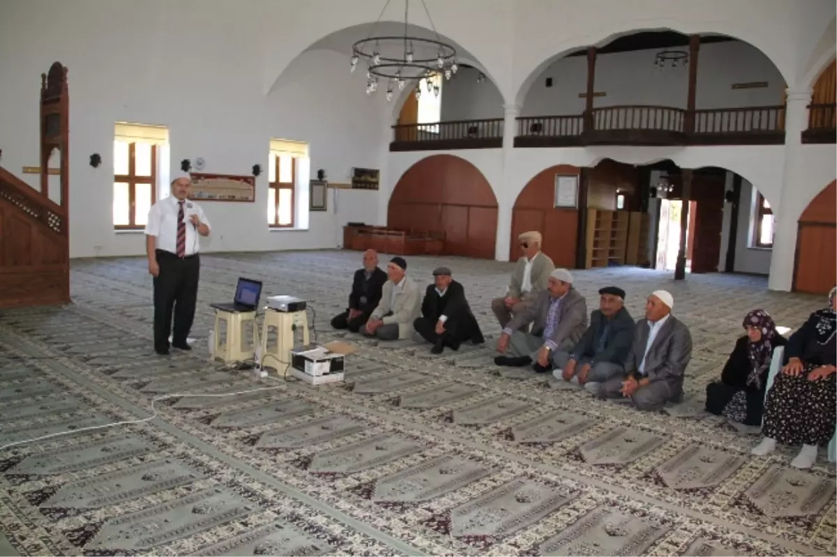 Pınarbaşı İlçesinde Hacı Adaylarına Seminer Verildi