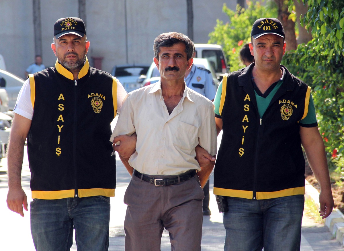 Sevgilisinin Eşini Darp Etti