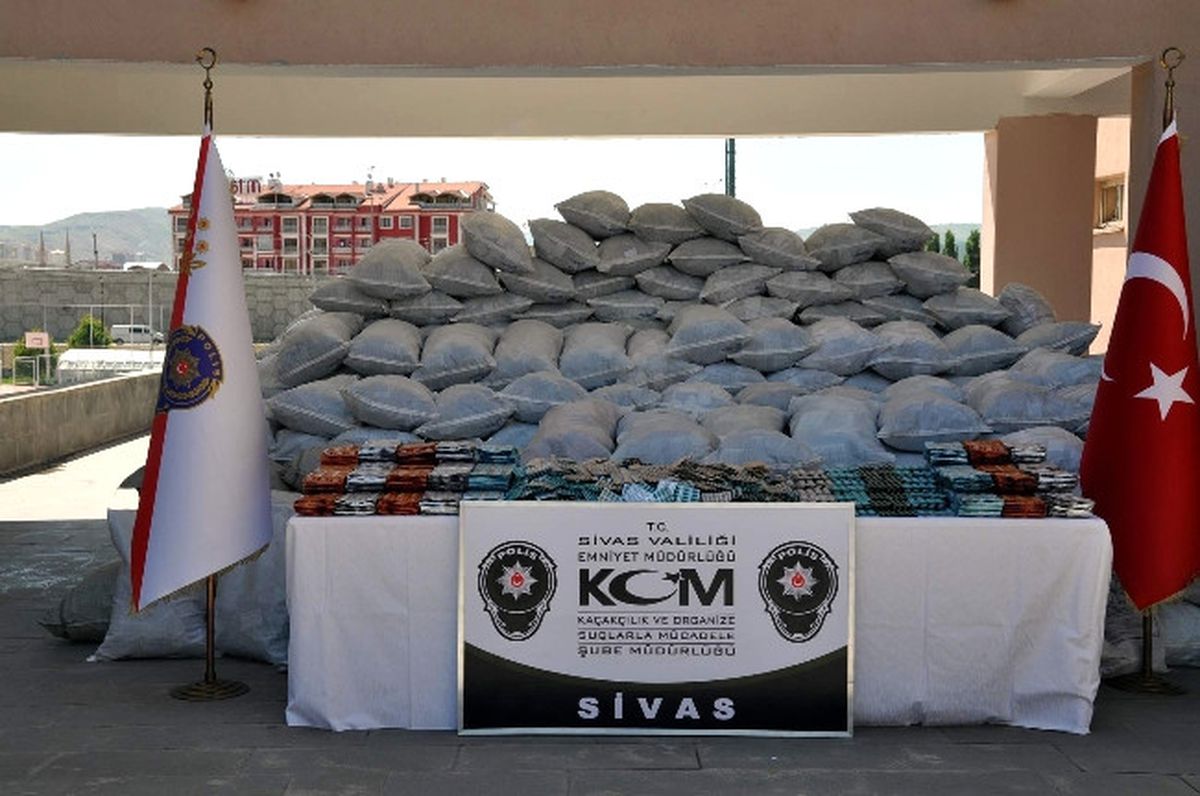 Sivas\'ta 4 Milyon Zayıflama Hapı Ele Geçirildi