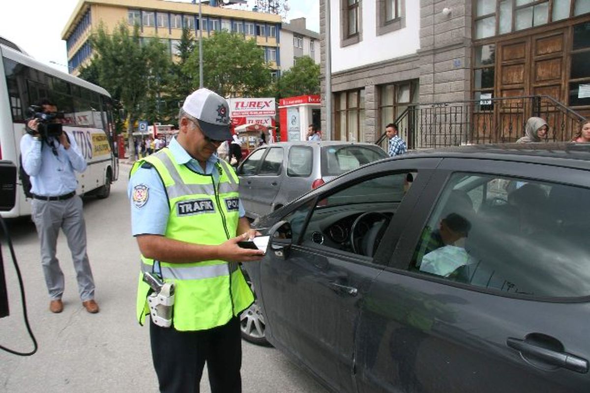 Sürücüler Yeni Kurallardan Habersiz