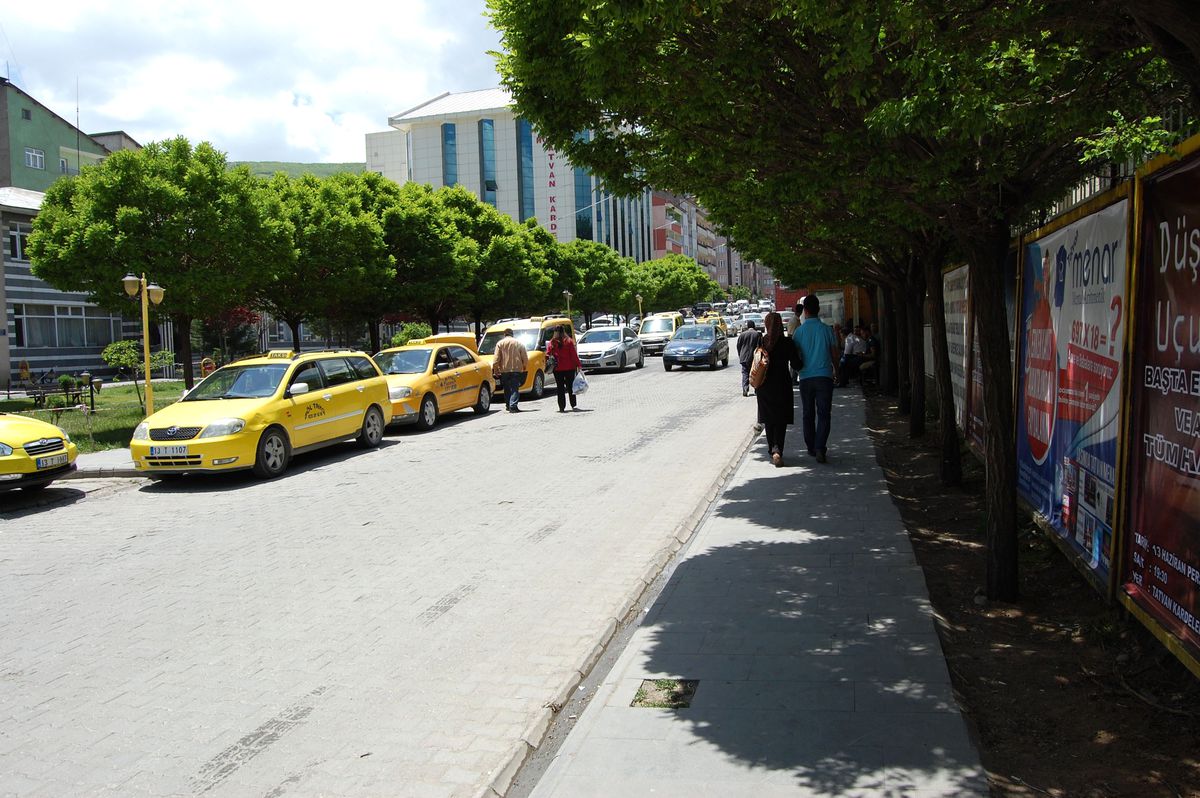 Tatvan\'da İhaleye Açılacak Olan Park ve Kaldırımın Satışına Tepki