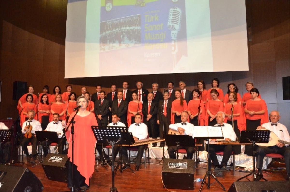 Türk Sanat Müziği Konseri Büyük İlgi Gördü