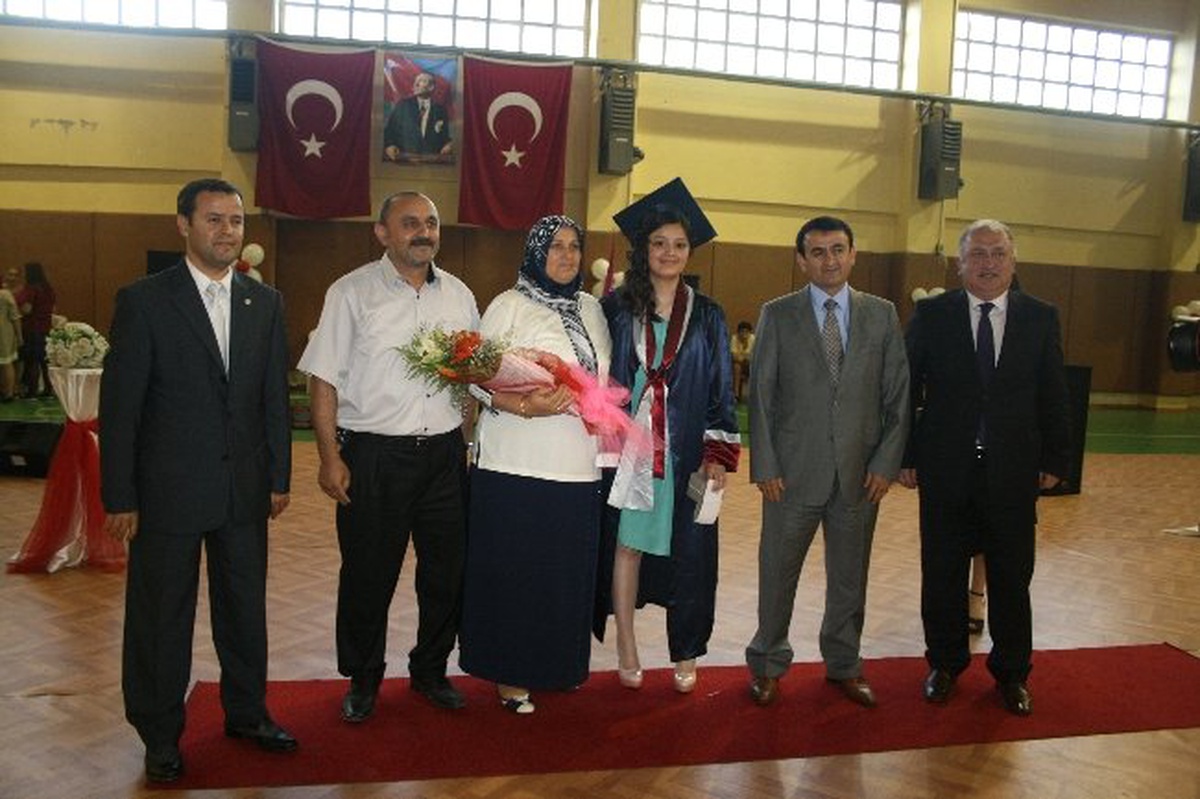 Ünye Anadolu Öğretmen Lisesi, 86 Mezun Verdi