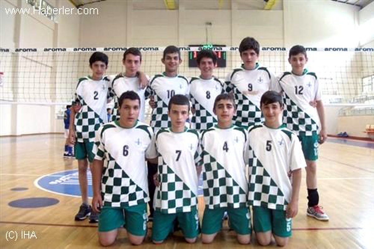 Yenişehirli Voleybolcu Milli Takıma Seçildi