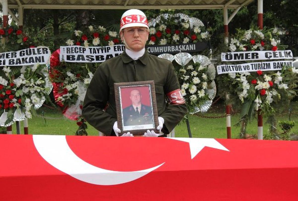 Adana\'da Kazada Şehit Olan Astsubay Edremit\'te Toprağa Verilecek