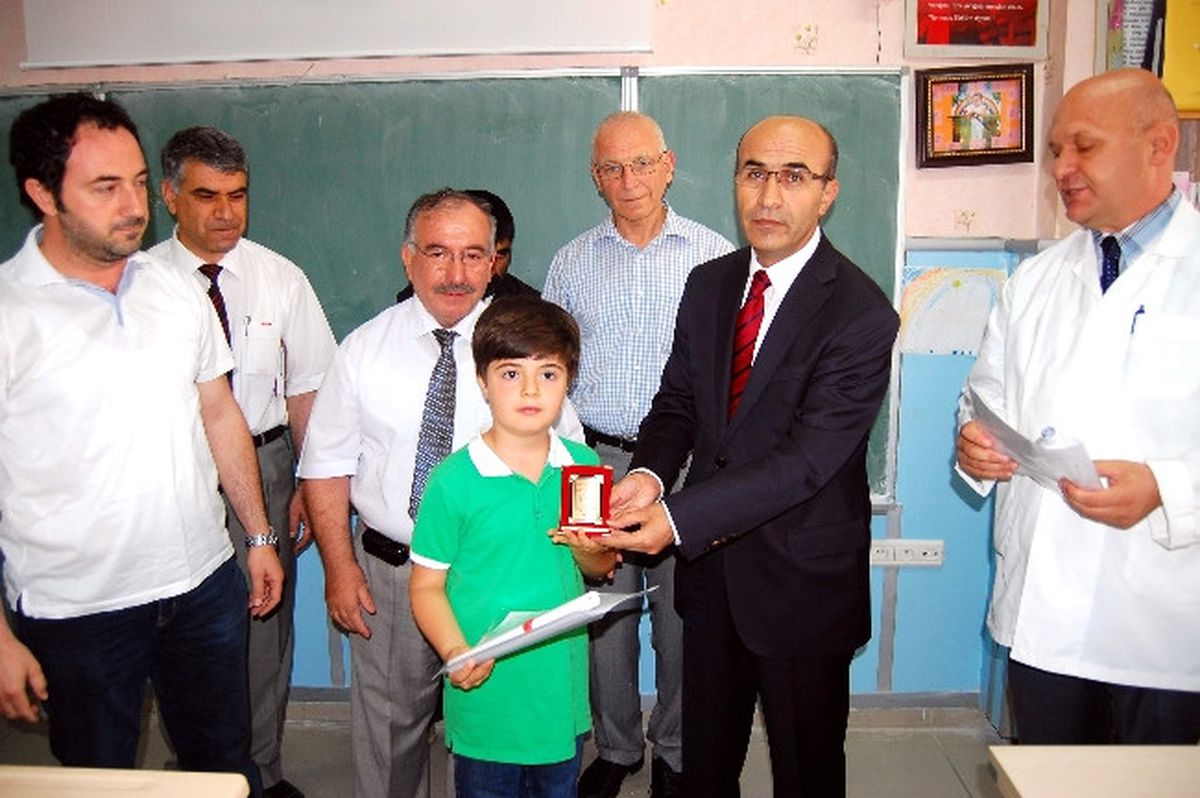 Adıyaman\'da 155 Bin Öğrenci Karnelerini Aldı