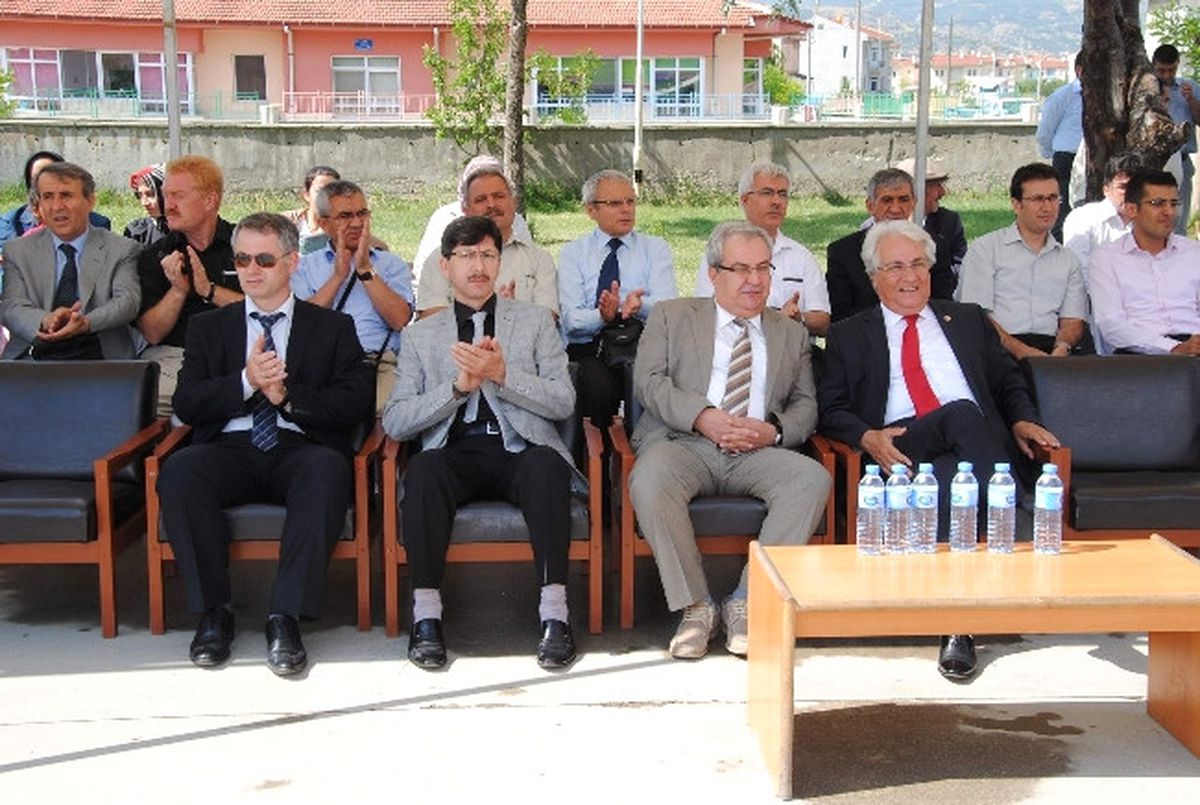Afyonkarahisar\'da Karne Töreni