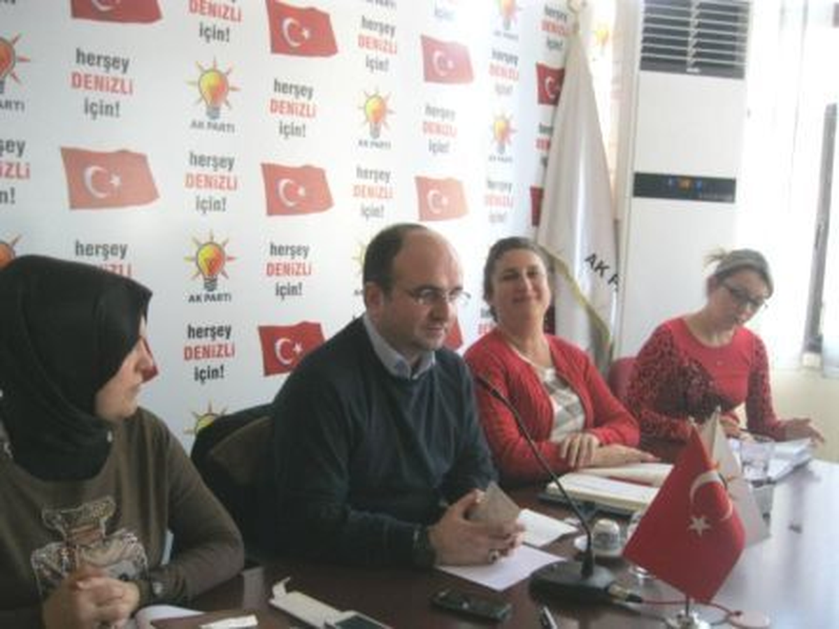 Ak Partili Kadınlara Hitabet Eğitimi