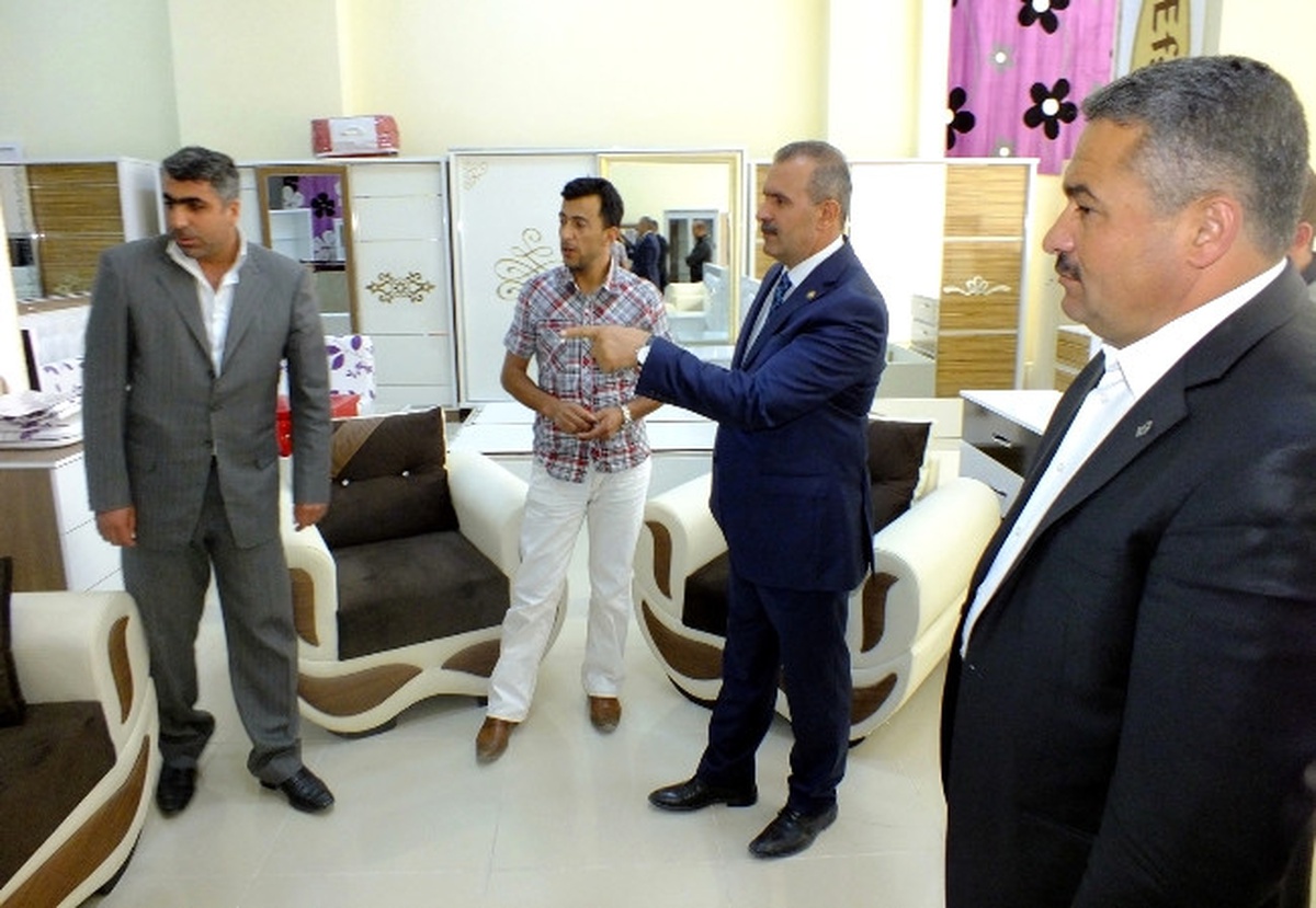 AKP Rarti Van Milletvekili Burhan Kayatürk, Esnafları Ziyaret Etti