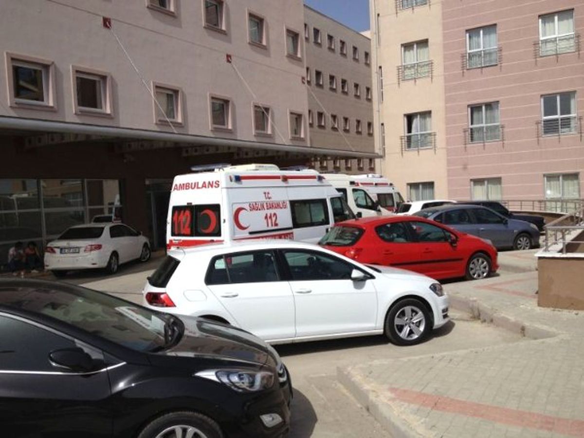 Ambulans Girişi Otoparka Döndü